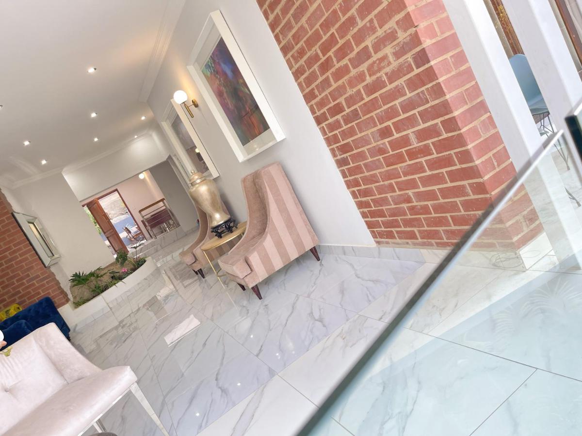 Amoris Guest House-Randburg Johannesburg Bagian luar foto